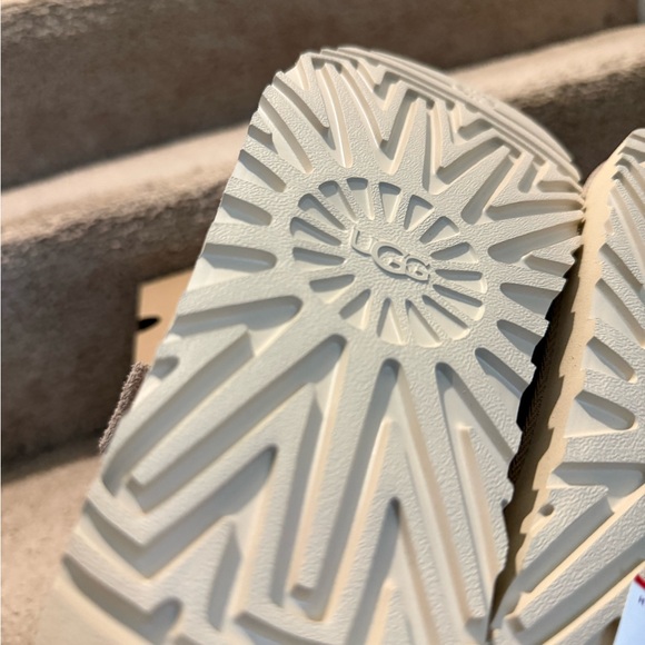 UGG Goldenstar Glide Sandals in Tan - Picture 8 of 10